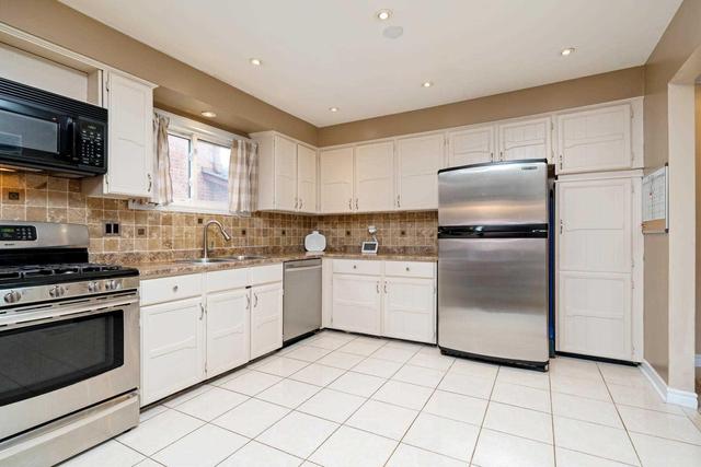 42 Palermo Crt, House detached with 3 bedrooms, 3 bathrooms and 4 parking in Brampton ON | Image 5