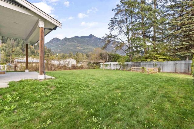 65477 Kawkawa Lake Road, House detached with 3 bedrooms, 3 bathrooms and null parking in Hope BC | Image 32