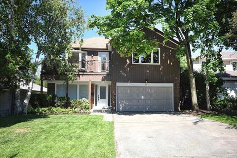 31 Oldborough Circ, House detached with 7 bedrooms, 5 bathrooms and 6 parking in Toronto ON | Card Image