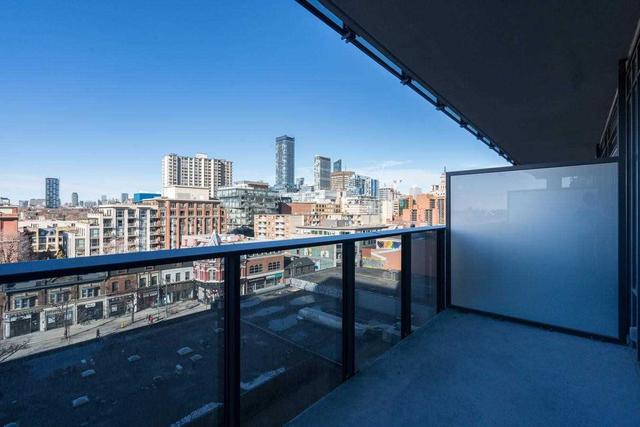 808 - 330 Richmond St W, Condo with 1 bedrooms, 1 bathrooms and 0 parking in Toronto ON | Image 12