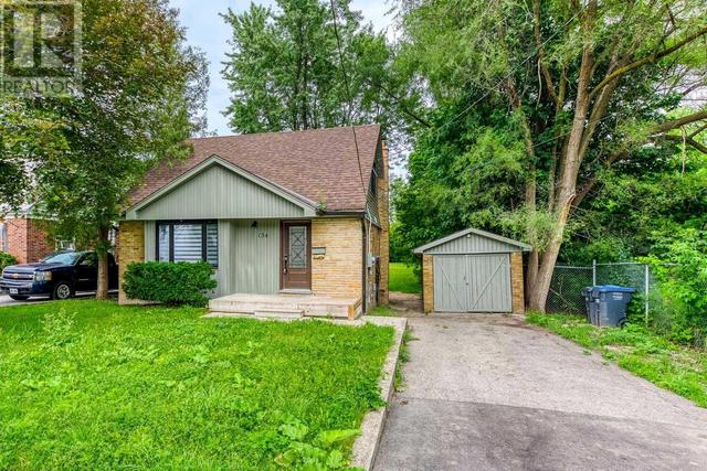 154 Elizabeth St, House detached with 3 bedrooms, 2 bathrooms and 3 parking in Brampton ON | Image 3