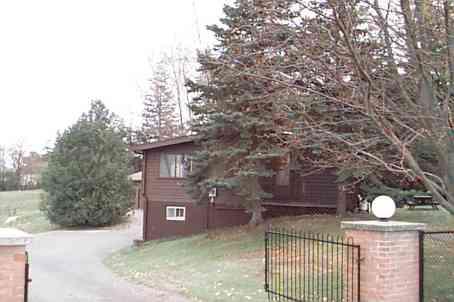 14311 Bayview Ave, House detached with 3 bedrooms, 3 bathrooms and 10 parking in Aurora ON | Image 1