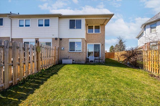 23 Mainprize Cres, House attached with 3 bedrooms, 4 bathrooms and 4 parking in East Gwillimbury ON | Image 19
