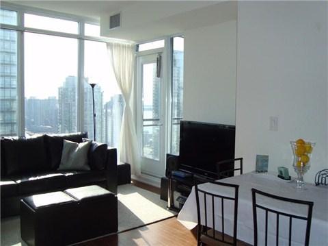 4102 - 25 Capreol Crt, Condo with 1 bedrooms, 1 bathrooms and 1 parking in Toronto ON | Image 5