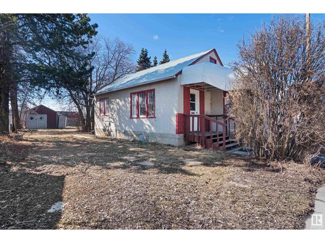 4906 51 St, House detached with 2 bedrooms, 1 bathrooms and null parking in Thorsby AB | Image 1