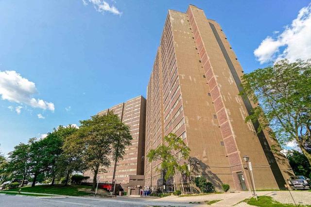 1607 - 11 Wincott Dr, Condo with 3 bedrooms, 2 bathrooms and 1 parking in Toronto ON | Image 23
