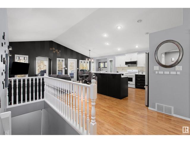 827 Oakland Pl, House detached with 4 bedrooms, 3 bathrooms and null parking in Devon AB | Image 8