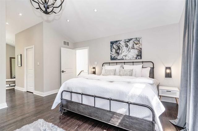 1302 Hillview Cres, House detached with 4 bedrooms, 4 bathrooms and 6 parking in Oakville ON | Image 8