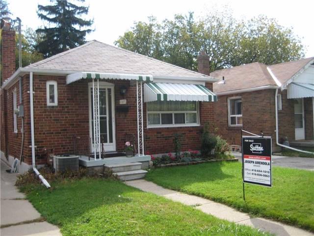 487 Dawes Rd, House detached with 2 bedrooms, 2 bathrooms and 2 parking in Toronto ON | Image 3