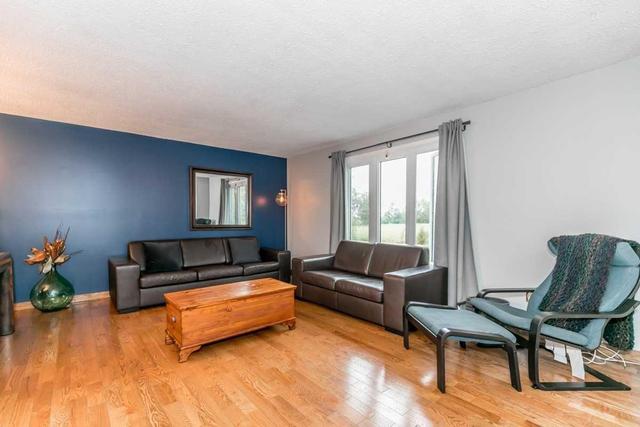 86 Penetanguishene Rd, House detached with 3 bedrooms, 2 bathrooms and 2 parking in Barrie ON | Image 5