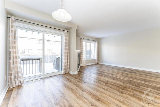 155 Calvington Avenue, Townhouse with 3 bedrooms, 3 bathrooms and 2 parking in Ottawa ON | Image 5