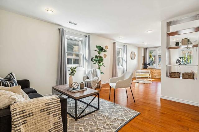 15 East 23rd St, House detached with 3 bedrooms, 2 bathrooms and 4 parking in Hamilton ON | Image 4