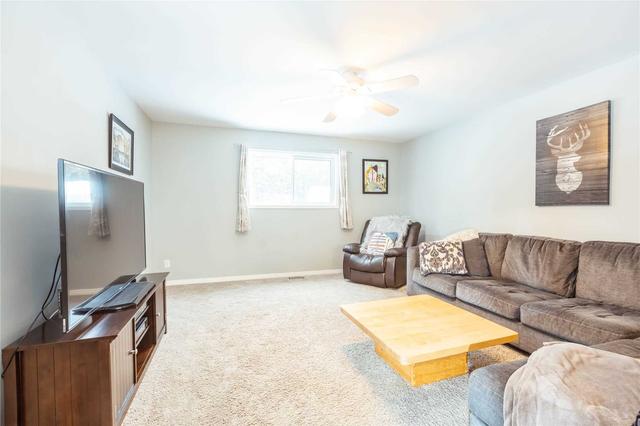 19 Clearview Dr, House detached with 3 bedrooms, 1 bathrooms and 15 parking in Kawartha Lakes ON | Image 4