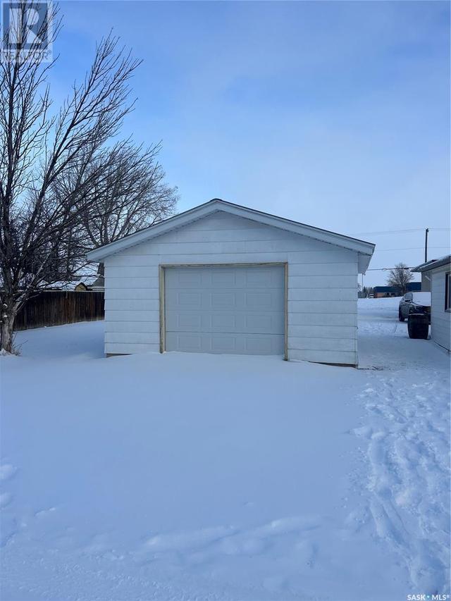 5172 Kings Avenue, House detached with 4 bedrooms, 3 bathrooms and null parking in Gull Lake SK | Image 32