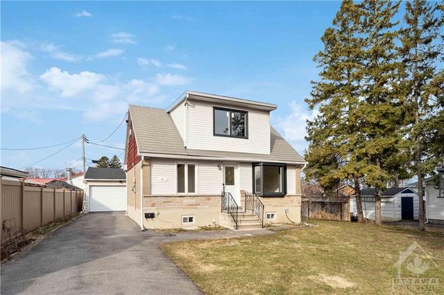 10 Cassidy Road, House detached with 3 bedrooms, 1 bathrooms and 6 parking in Ottawa ON | Image 2