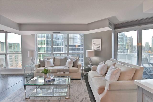 1112 - 8 York St, Condo with 2 bedrooms, 2 bathrooms and 1 parking in Toronto ON | Image 34