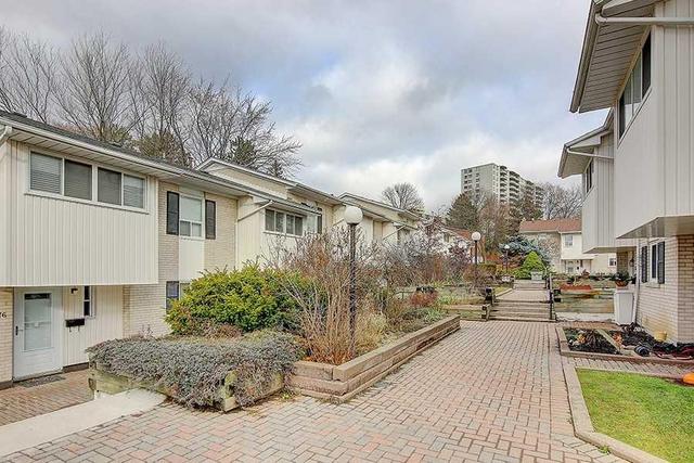 71 - 125 Shaughnessy Blvd, Townhouse with 3 bedrooms, 4 bathrooms and 1 parking in Toronto ON | Image 2