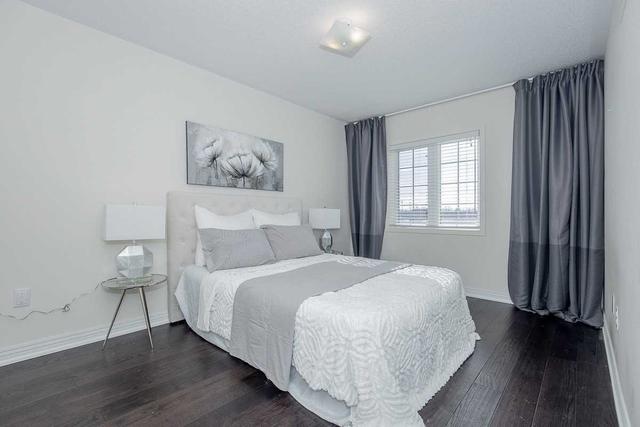 3233 Neyagawa Blvd, House attached with 3 bedrooms, 4 bathrooms and 2 parking in Oakville ON | Image 19