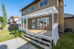 19 Edgebrook Close Nw, House detached with 4 bedrooms, 3 bathrooms and 2 parking in Calgary AB | Image 5