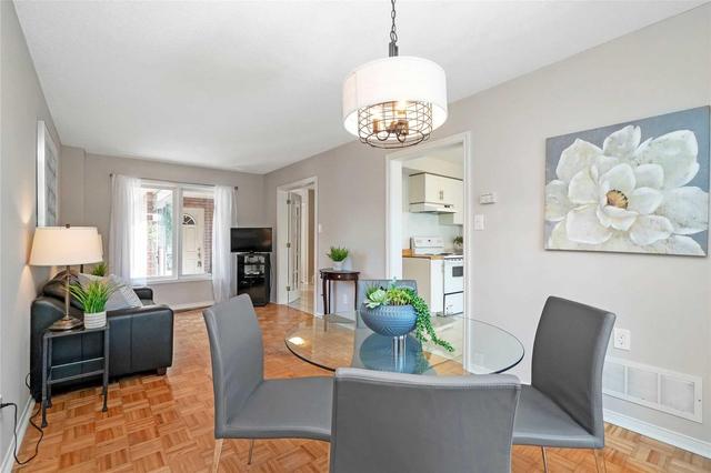 13 Salem Crt, House detached with 3 bedrooms, 2 bathrooms and 2 parking in Brampton ON | Image 7
