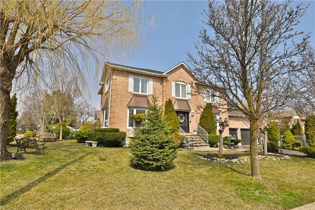 2023 Lady Di Court, House detached with 5 bedrooms, 3 bathrooms and 6 parking in Mississauga ON | Image 2