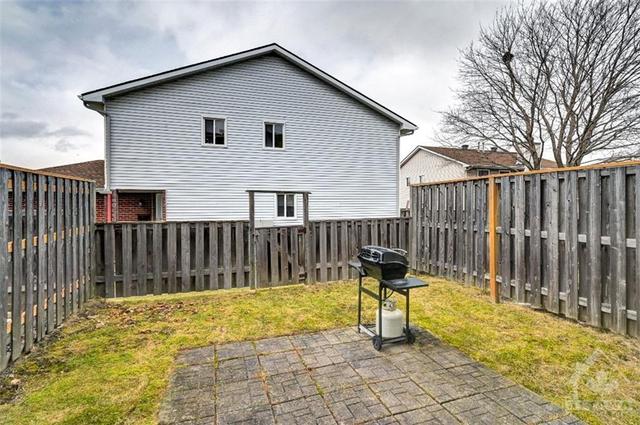 985 Karsh Drive, Townhouse with 3 bedrooms, 3 bathrooms and 3 parking in Ottawa ON | Image 21