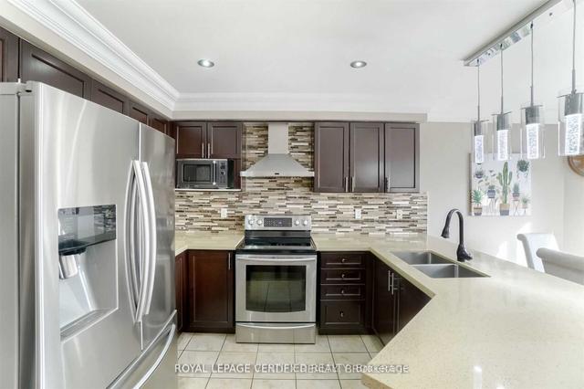 7366 Banffshire Crt E, House detached with 3 bedrooms, 5 bathrooms and 4 parking in Mississauga ON | Image 5