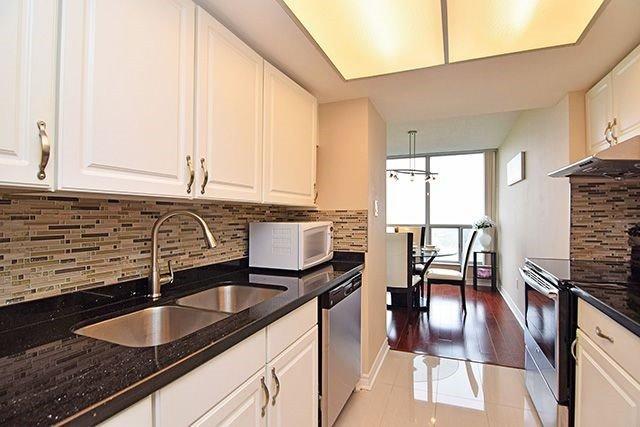 1611 - 1 Rowntree Rd, Condo with 2 bedrooms, 2 bathrooms and 1 parking in Toronto ON | Image 7