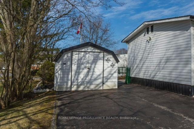 25 Linden Blvd, Home with 3 bedrooms, 1 bathrooms and 4 parking in Quinte West ON | Image 20