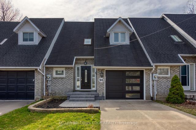 90 Strada Blvd, House attached with 3 bedrooms, 2 bathrooms and 3 parking in St. Catharines ON | Image 1