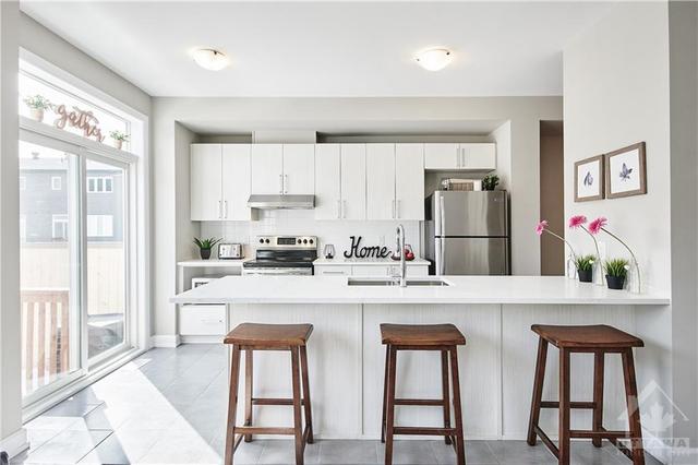 66 Damselfish Walk, Townhouse with 3 bedrooms, 3 bathrooms and 3 parking in Ottawa ON | Image 10