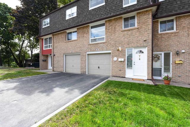 7 - 640 Rathburn Rd, Townhouse with 3 bedrooms, 2 bathrooms and 2 parking in Mississauga ON | Image 1