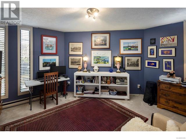 102 - 2119 Oak Bay Ave, Condo with 2 bedrooms, 2 bathrooms and 1 parking in Oak Bay BC | Image 17