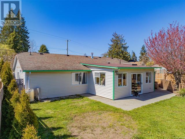 372 Temple St, House detached with 2 bedrooms, 2 bathrooms and 2 parking in Parksville BC | Image 54