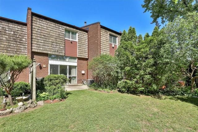 34 Vicora Linkway, Townhouse with 3 bedrooms, 2 bathrooms and 2 parking in Toronto ON | Image 31