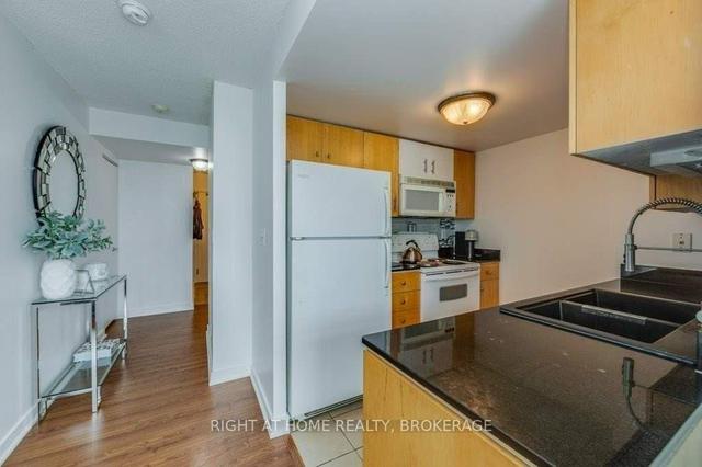 2106 - 397 Front St W, Condo with 1 bedrooms, 1 bathrooms and 1 parking in Toronto ON | Image 3