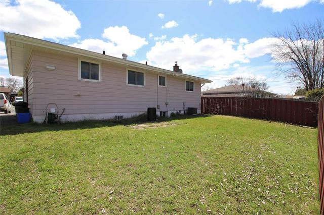 1029 St. Paul's St, House detached with 3 bedrooms, 2 bathrooms and 4 parking in Peterborough ON | Image 19