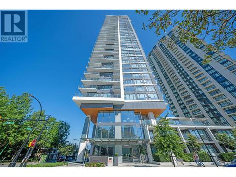 4002 - 4711 Hazel Street, Condo with 3 bedrooms, 3 bathrooms and 2 parking in Burnaby BC | Card Image