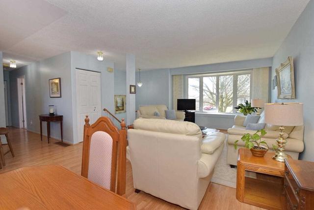 4 Lakeview Dr, House detached with 2 bedrooms, 2 bathrooms and 4 parking in Scugog ON | Image 6