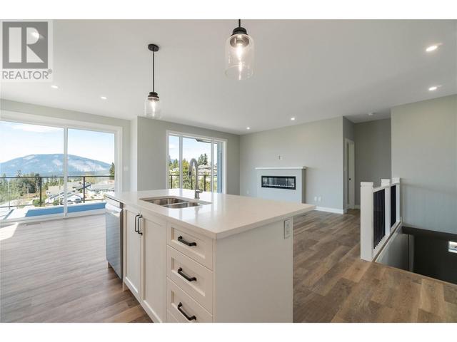 1021 16 Avenue Se, House detached with 6 bedrooms, 3 bathrooms and 2 parking in Salmon Arm BC | Image 17
