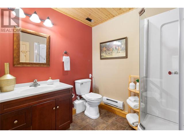 7456 Anglemont Way, House detached with 2 bedrooms, 2 bathrooms and 6 parking in Columbia Shuswap F BC | Image 45