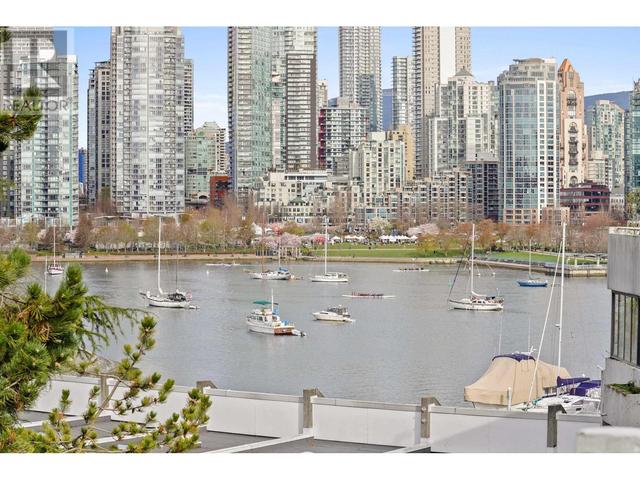 305 - 673 Market Hill, House attached with 2 bedrooms, 2 bathrooms and 1 parking in Vancouver BC | Image 38