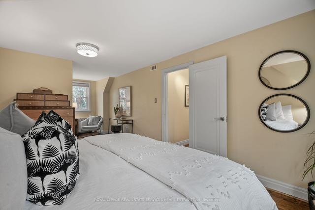 2 Burnham Rd, House detached with 4 bedrooms, 3 bathrooms and 3 parking in Toronto ON | Image 14