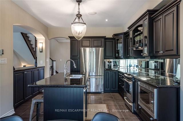 7 - 64 Mcgrath Crt, Condo with 2 bedrooms, 4 bathrooms and 4 parking in Hamilton ON | Image 7