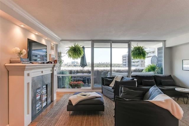 1807 - 260 Scarlett Rd, Condo with 1 bedrooms, 1 bathrooms and 1 parking in Toronto ON | Image 32