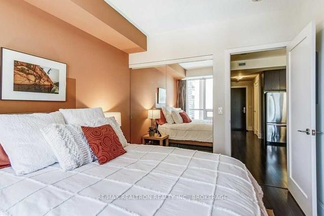 612 - 70 Roehampton Ave, Condo with 1 bedrooms, 1 bathrooms and 0 parking in Toronto ON | Image 6