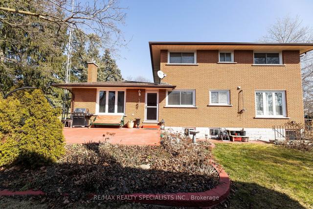 73 Thomson Dr, House detached with 4 bedrooms, 3 bathrooms and 6 parking in Hamilton ON | Image 30