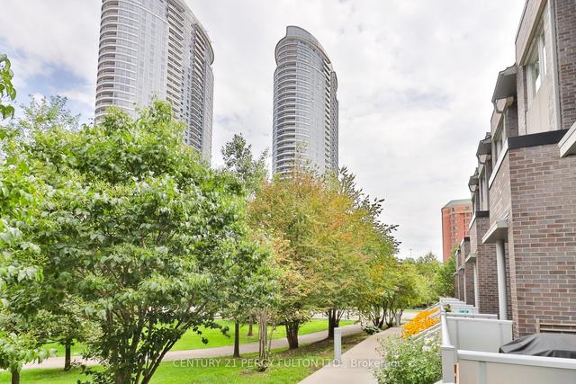 th6 - 330 Village Green Sq, Townhouse with 3 bedrooms, 3 bathrooms and 2 parking in Toronto ON | Image 29