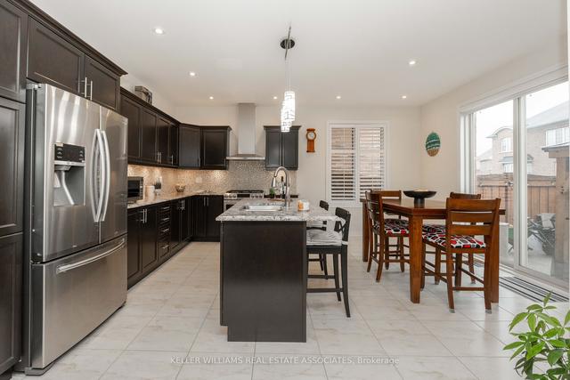 79 Valleyway Dr, House detached with 4 bedrooms, 3 bathrooms and 4 parking in Brampton ON | Image 4