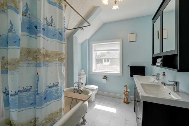 318 Queen St W, House detached with 4 bedrooms, 2 bathrooms and 6 parking in Cambridge ON | Image 25